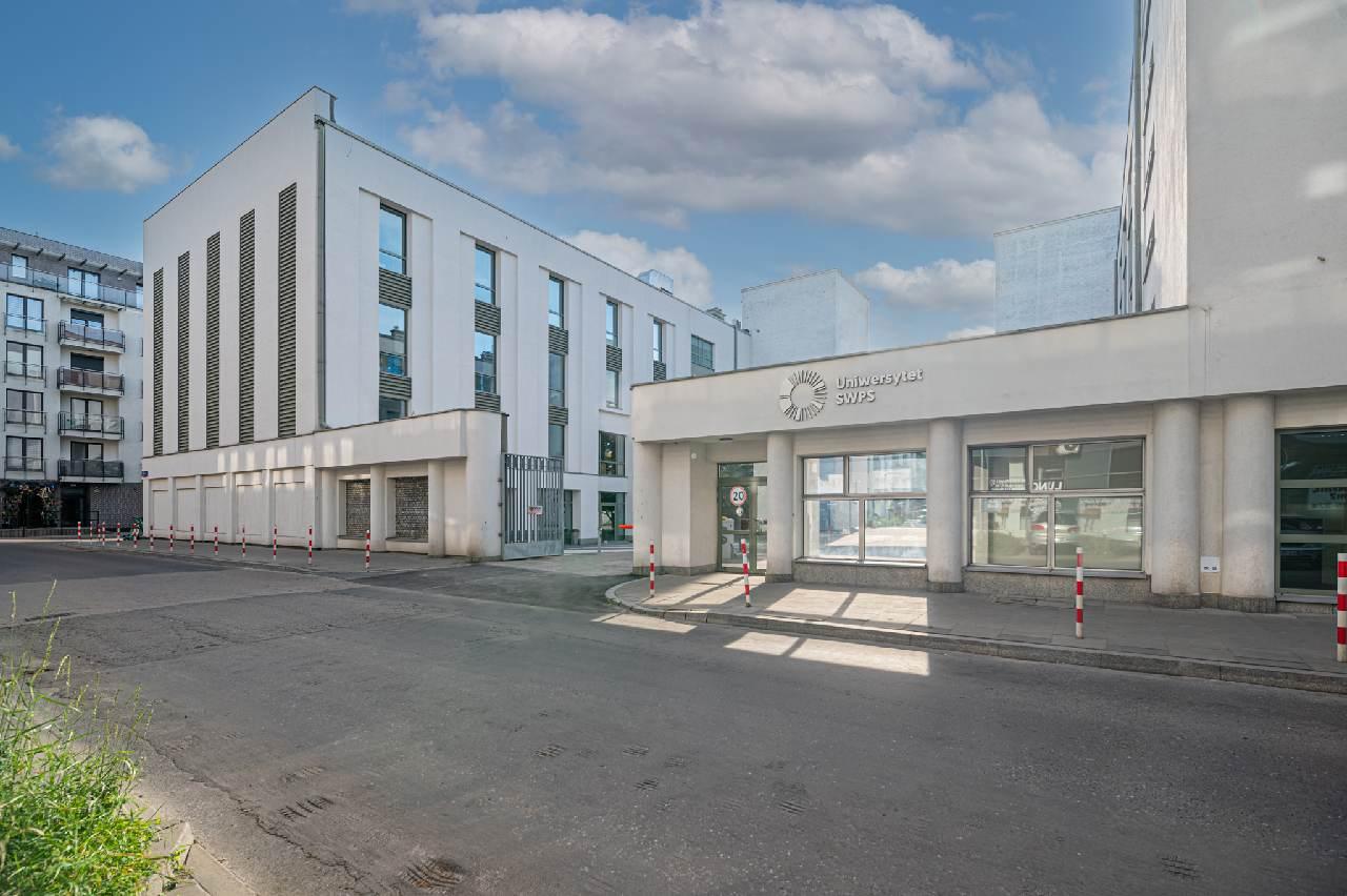SWPS University Goclawska gate