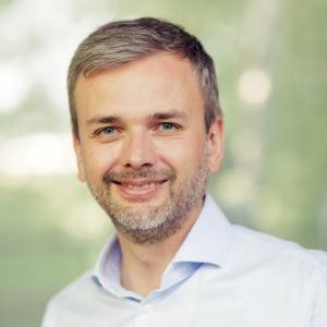Portrait photo of Professor Grzegorz Mazurek, panelist at HumanTech Metting hosted by SWPS University
