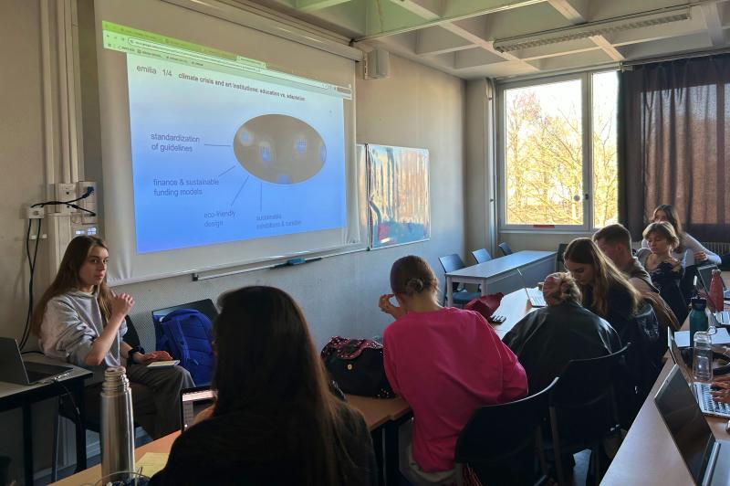 Students from USWPS attend a lecture at University Paris 8