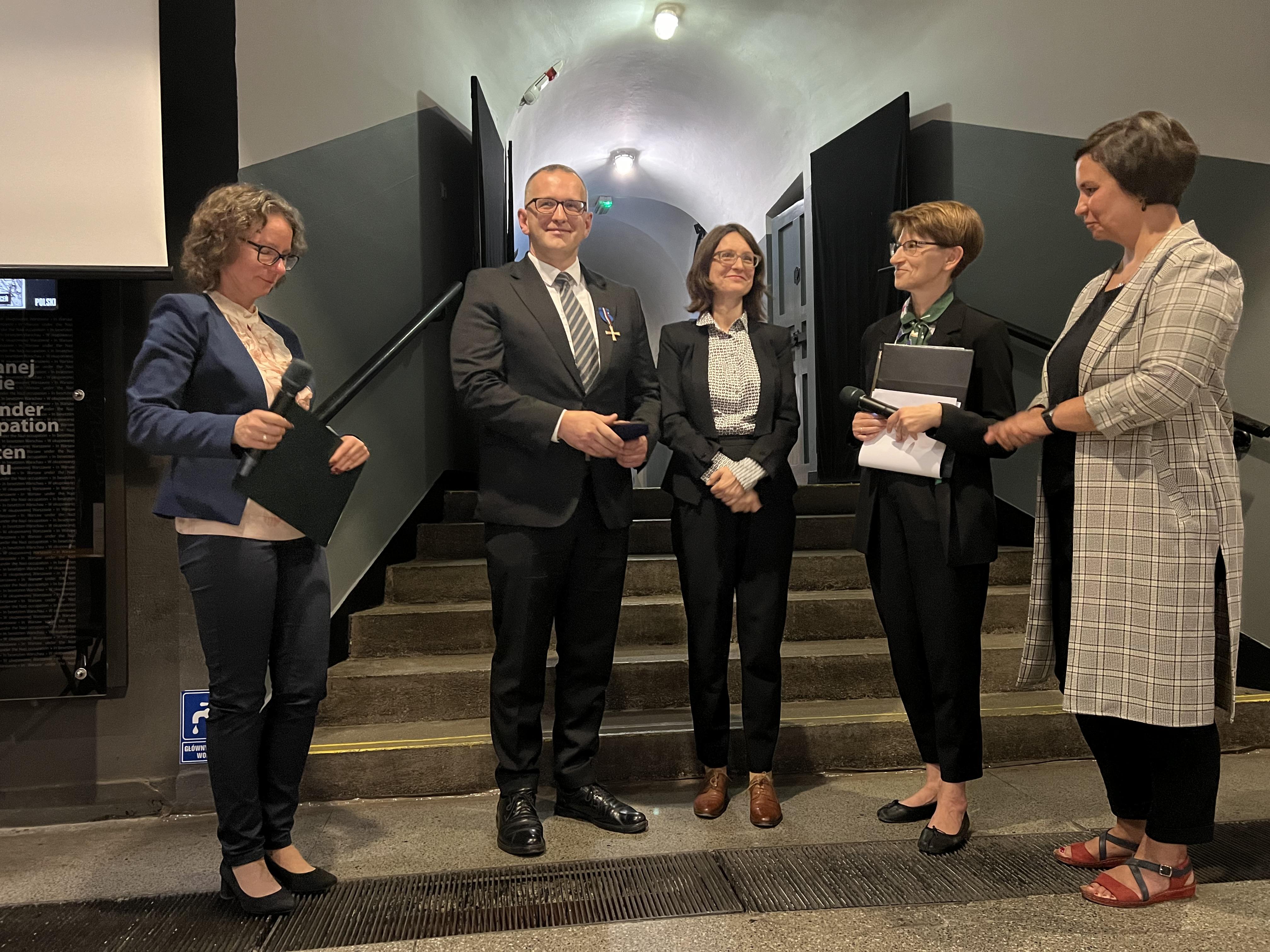 Prof. Adam Szpaderski with Magdalena Erdman, Joanna Gierczynska, Dr. Violetta Rezler-Wasielewska and Dr. Paulina Florjanowicz