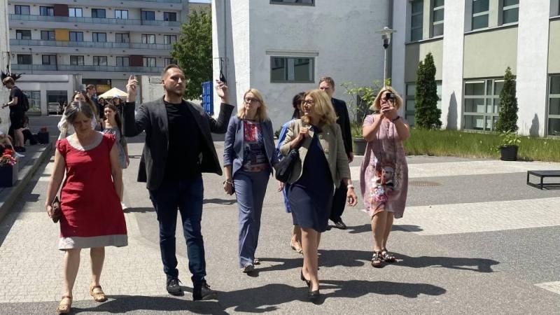 Delegation from MRU on USWPS 4