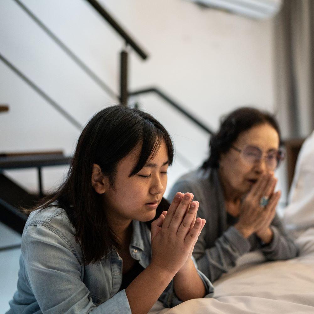 Relationships among belief in God, well‐being, and social capital